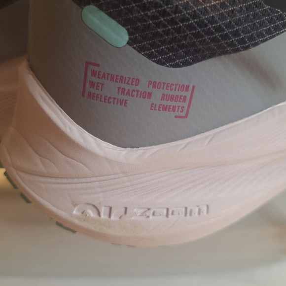 Nike Winflo 7 Shield Running Women's Shoes. Size 10.5 - Picture 8 of 11